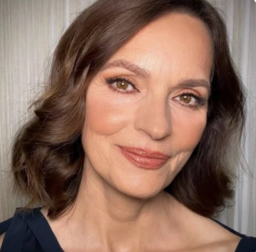 Isabelle T., France